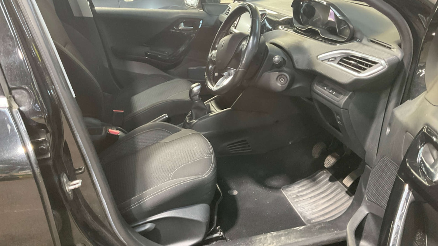 Used Peugeot 208 2017 for sale - 76669267: Photo 10