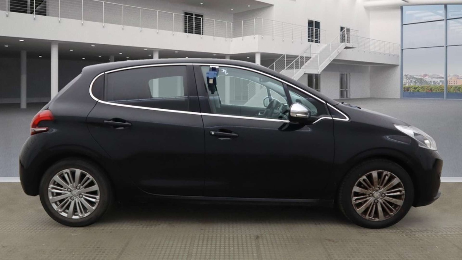 Used Peugeot 208 2017 for sale - 76669267: Photo 5
