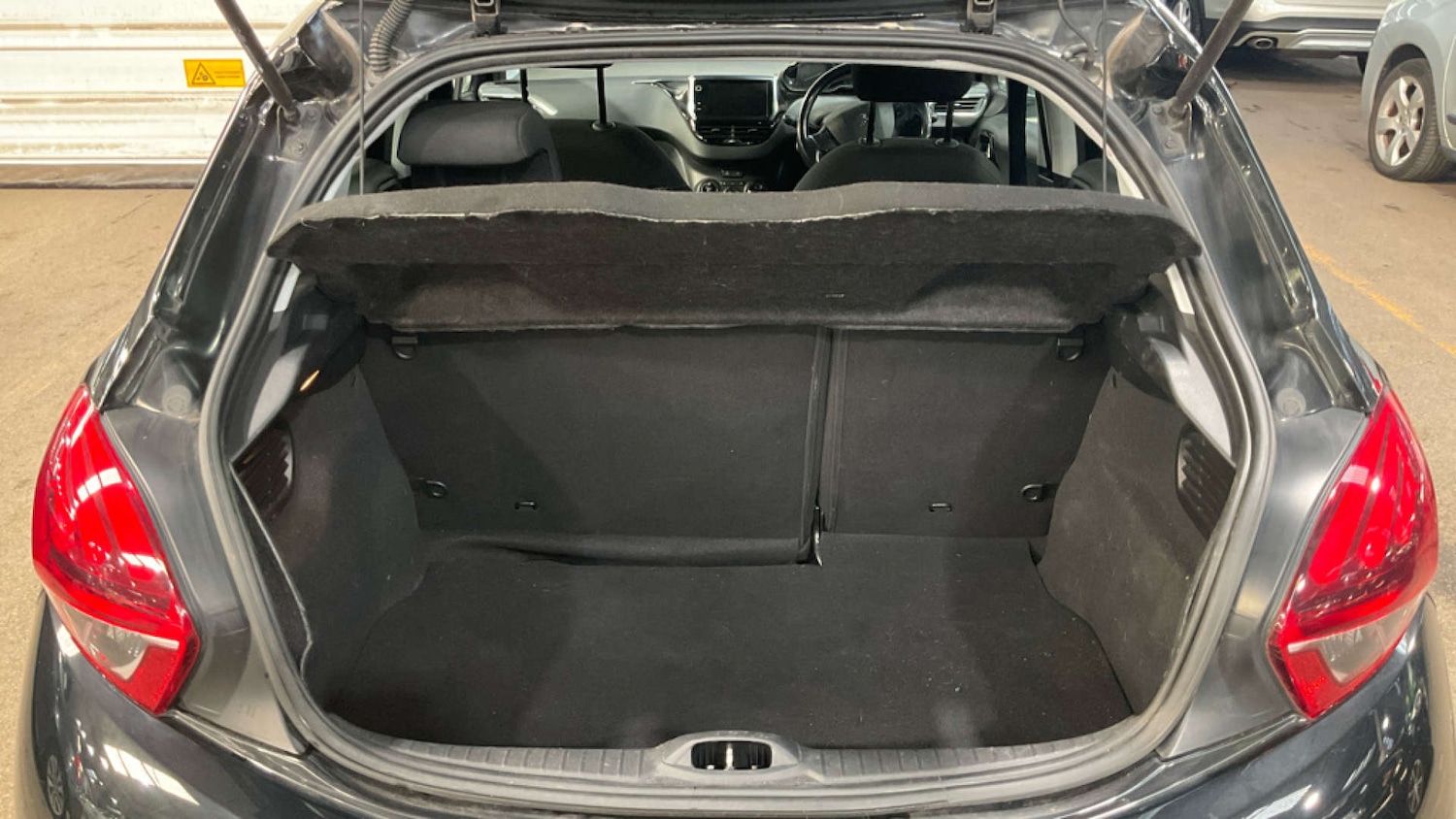 Used Peugeot 208 2017 for sale - 76669267: Photo 7