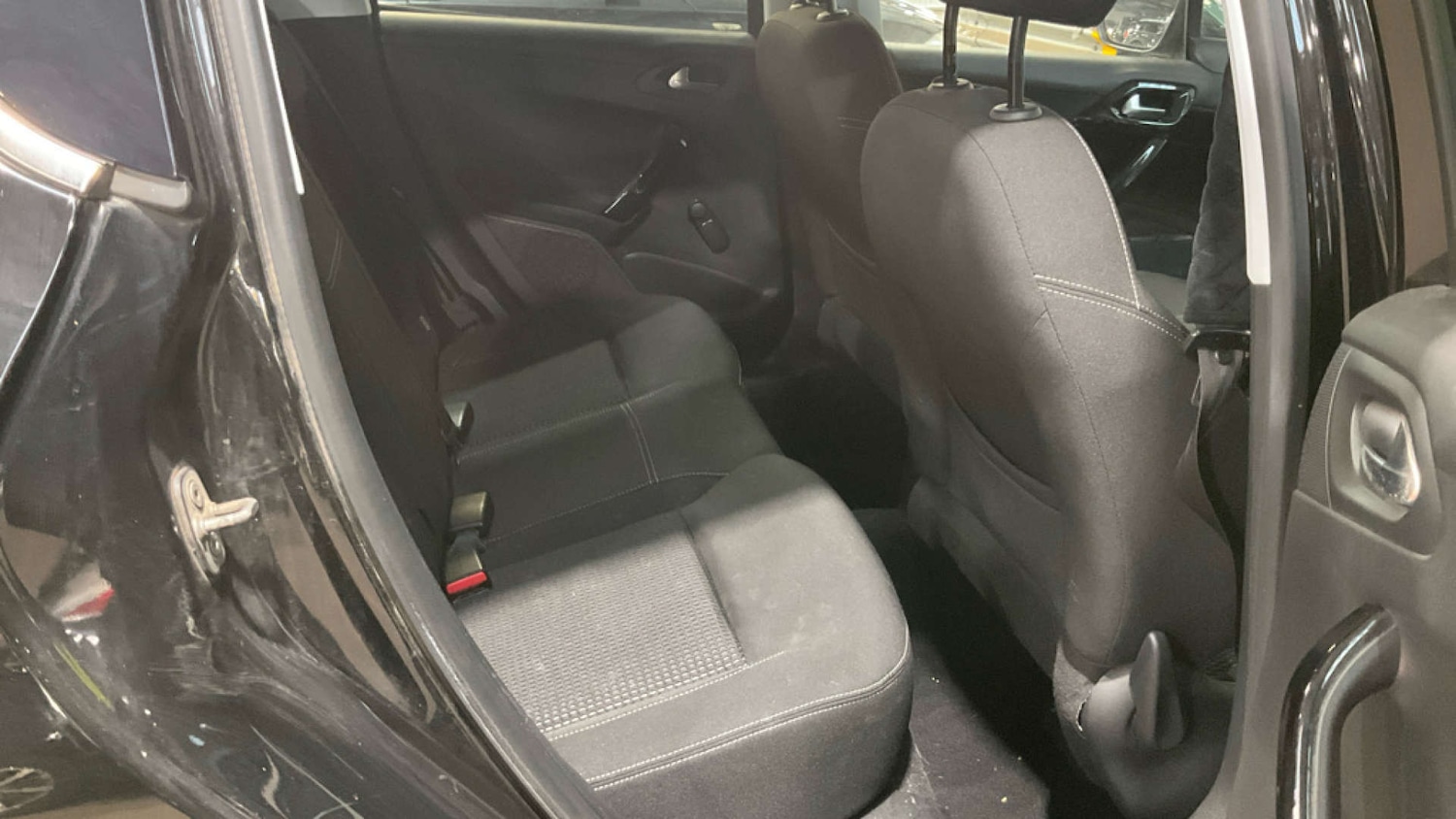 Used Peugeot 208 2017 for sale - 76669267: Photo 8