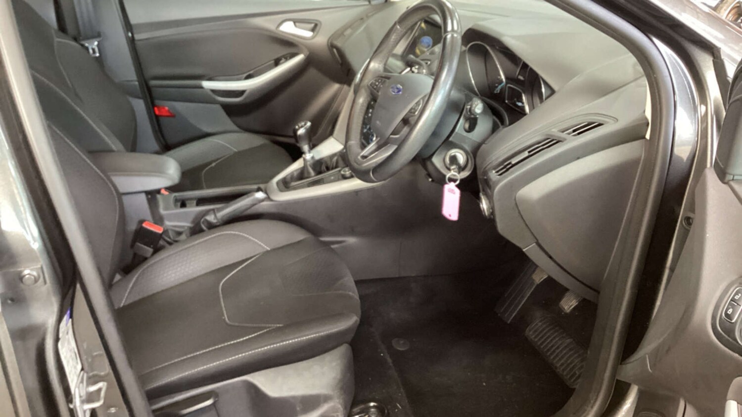 Used Ford Focus 2017 for sale - 76544319: Photo 11