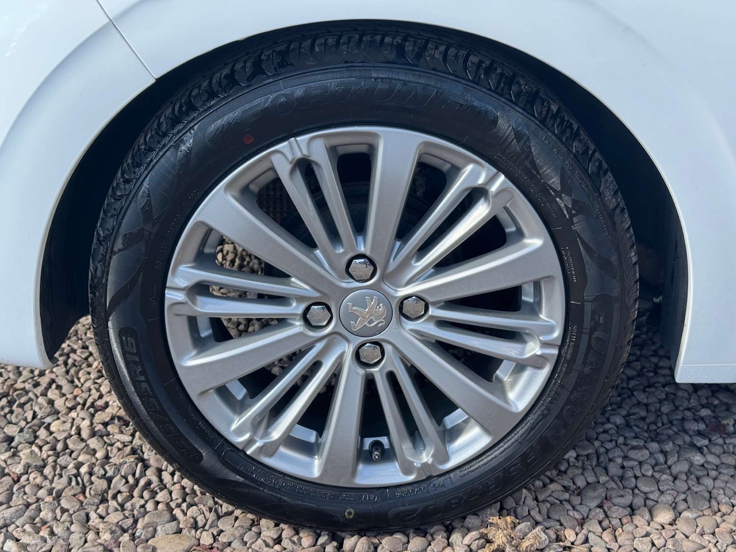 Used Peugeot 208 2016 for sale - 75933679: Photo 22