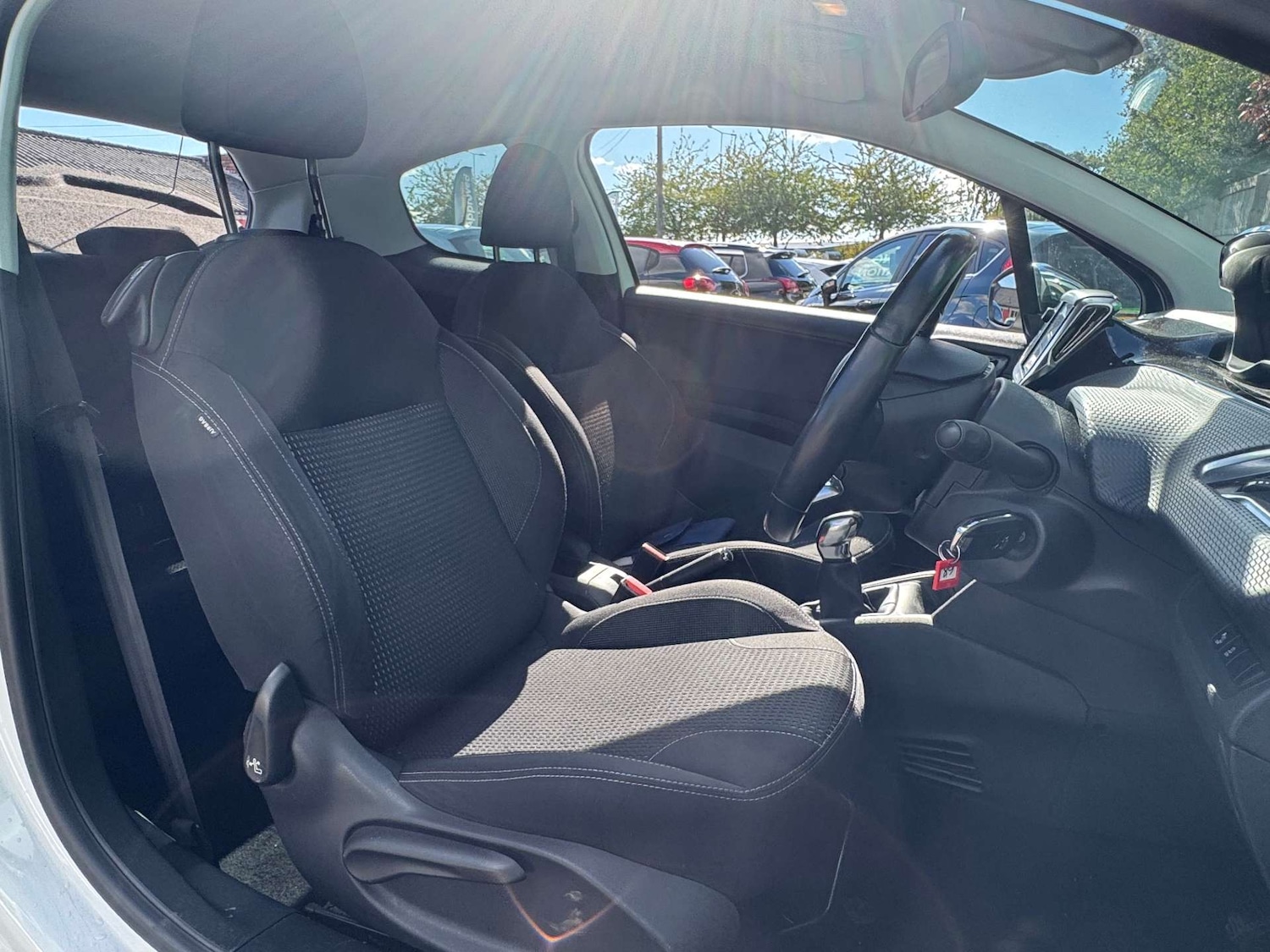 Used Peugeot 208 2016 for sale - 75933679: Photo 29