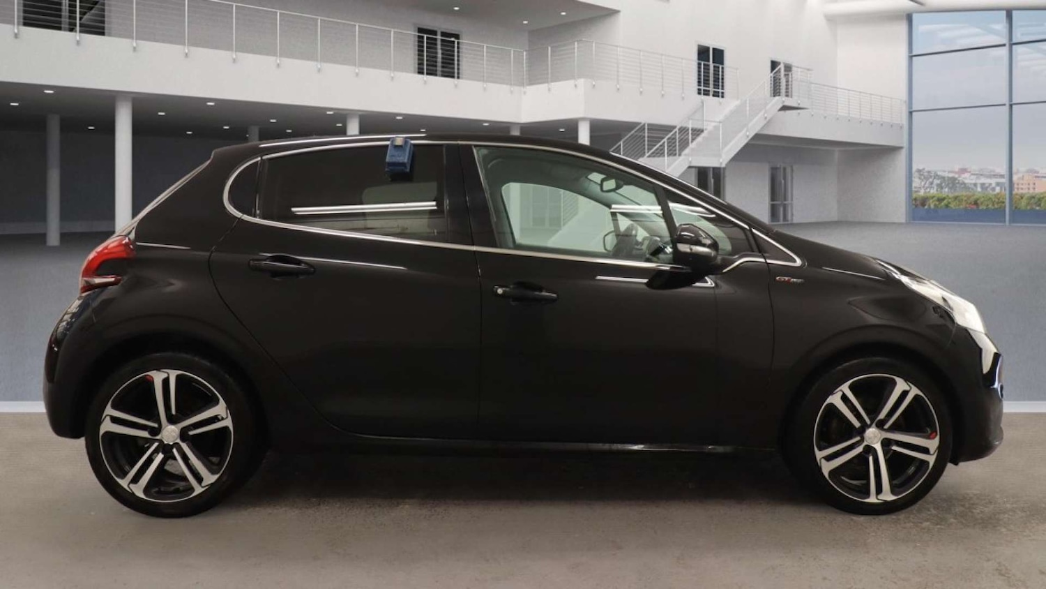 Used Peugeot 208 2018 for sale - 76737867: Photo 5