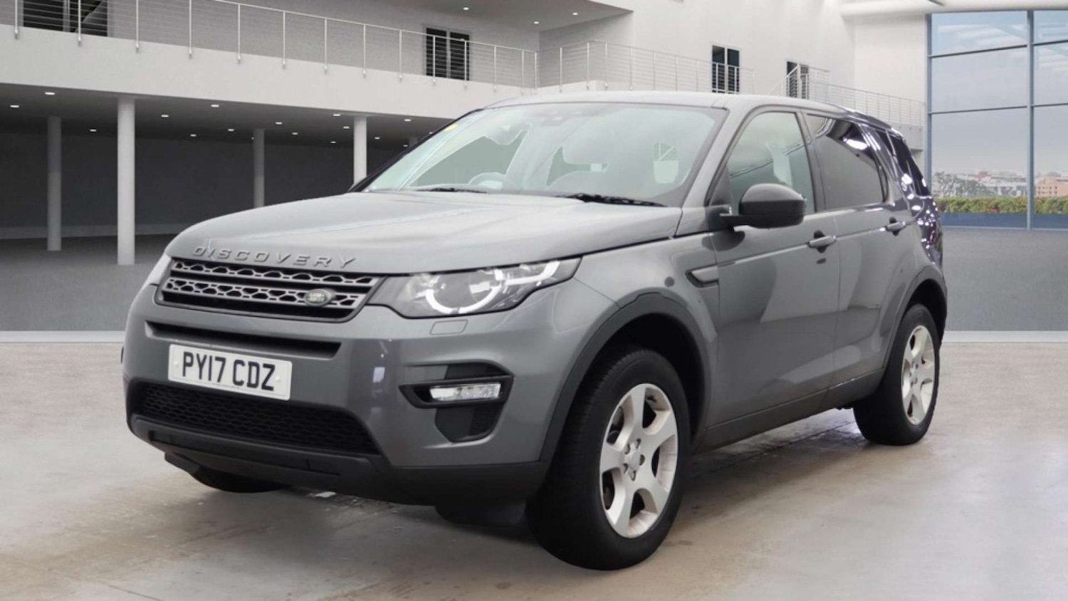 Used Land Rover Discovery Sport 2017 for sale - 76148247: Photo 2