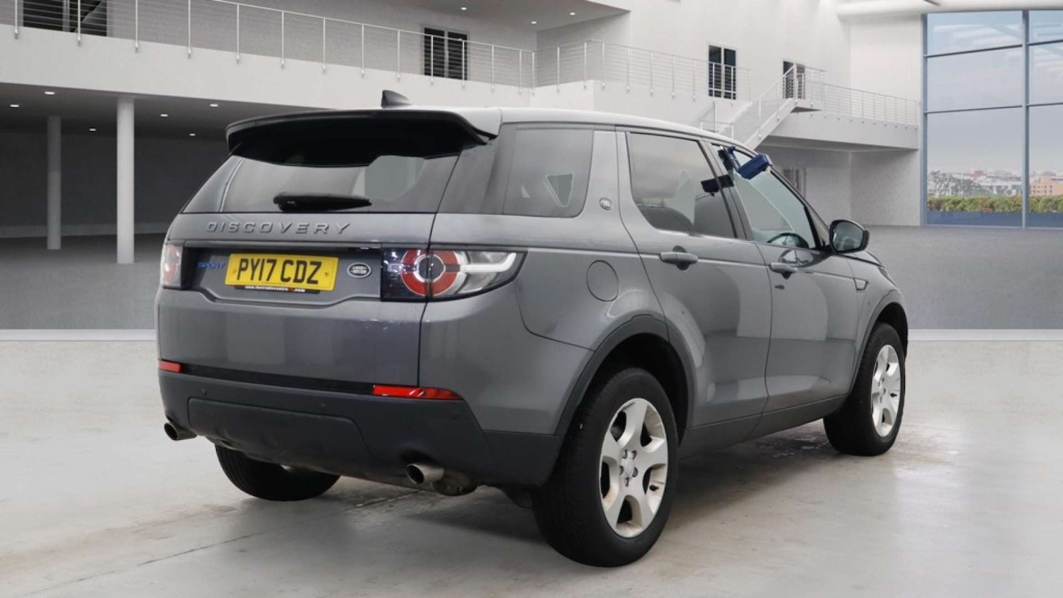 Used Land Rover Discovery Sport 2017 for sale - 76148247: Photo 4