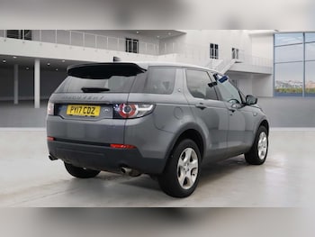 Used Land Rover Discovery Sport 2017 for sale - 76148247: Photo 4