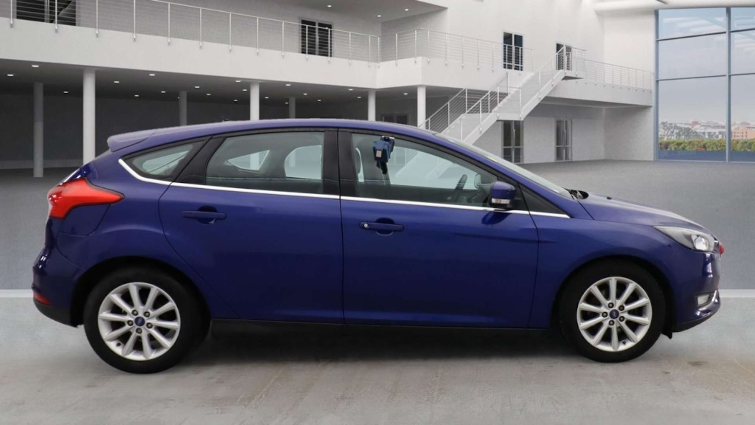 Used Ford Focus 2015 for sale - 76625854: Photo 5
