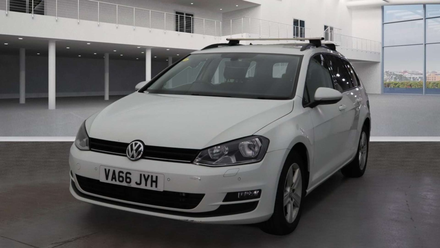 Used Volkswagen Golf 2016 for sale - 76642912: Photo 2