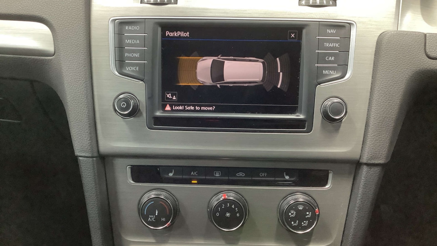 Used Volkswagen Golf 2016 for sale - 76642912: Photo 9