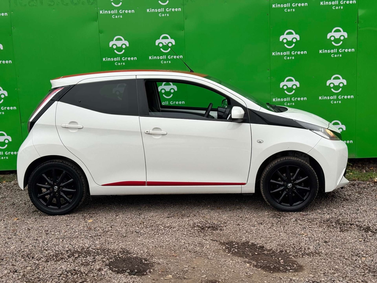 Used Toyota AYGO 2017 for sale - 76274227: Photo 9