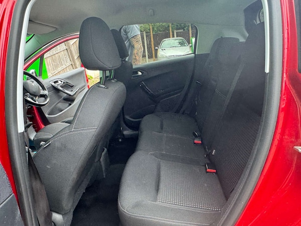 Used Peugeot 208 2018 for sale - 75620033: Photo 39