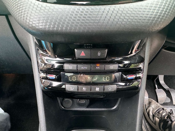 Used Peugeot 208 2018 for sale - 75620033: Photo 44