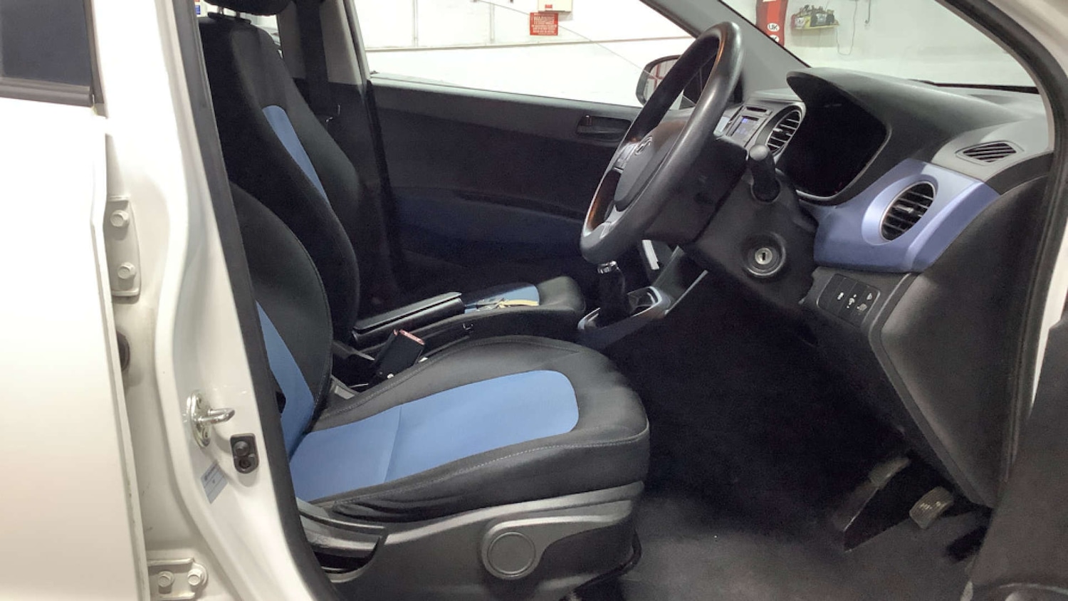 Used Hyundai i10 2015 for sale - 76853614: Photo 10