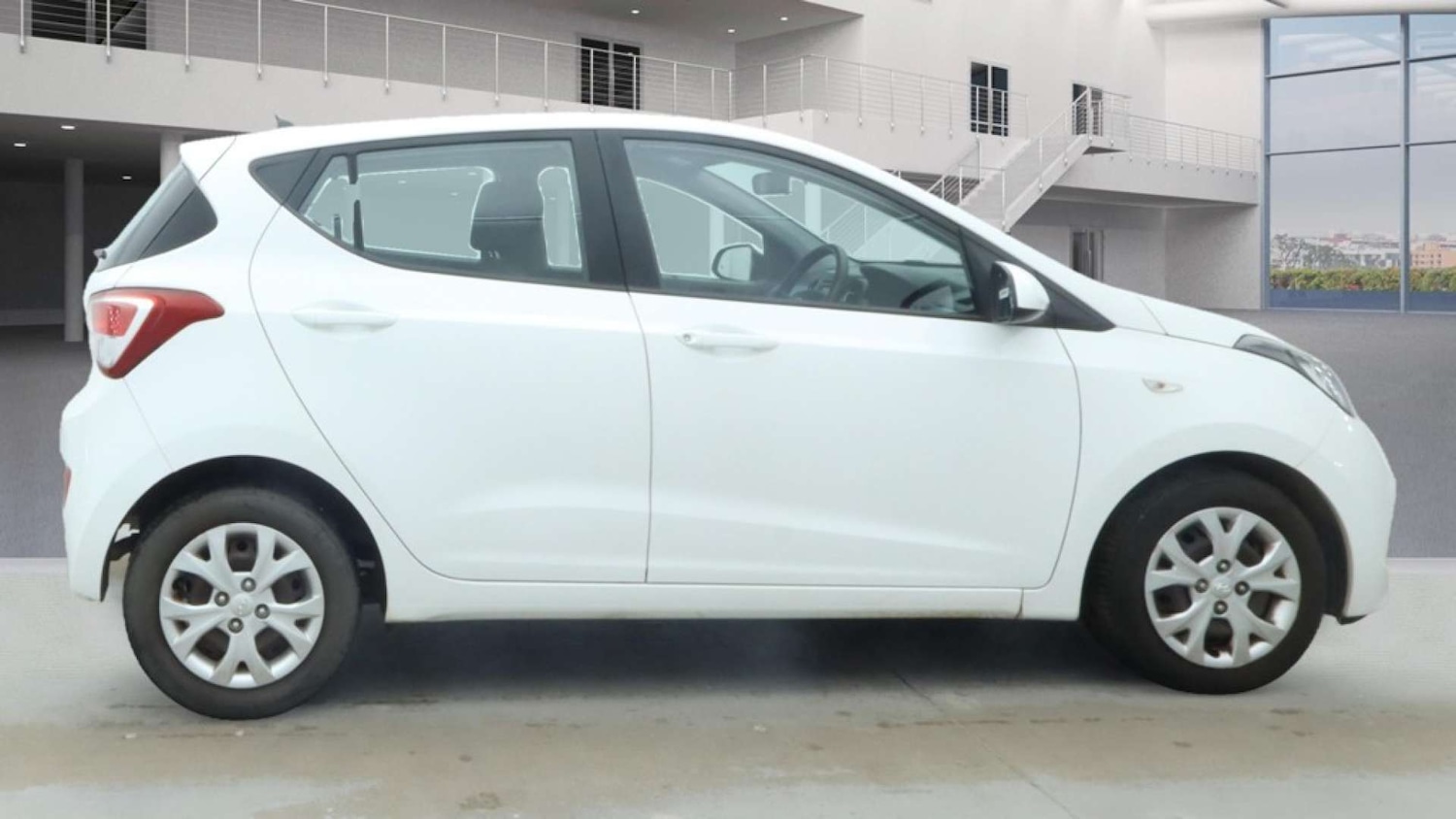 Used Hyundai i10 2015 for sale - 76853614: Photo 5