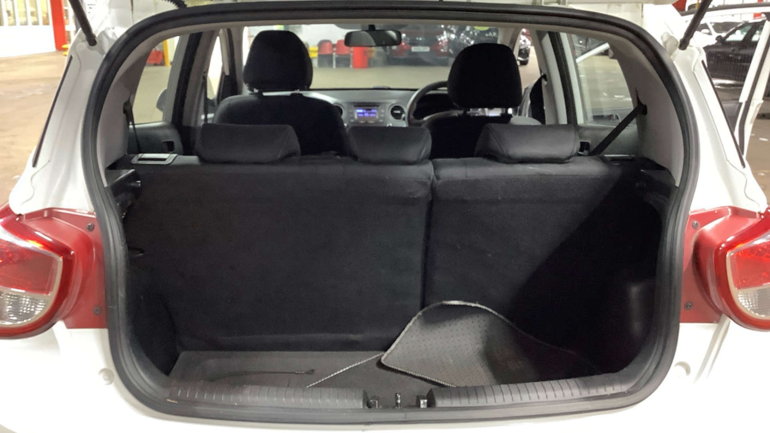 Used Hyundai i10 2015 for sale - 76853614: Photo 7