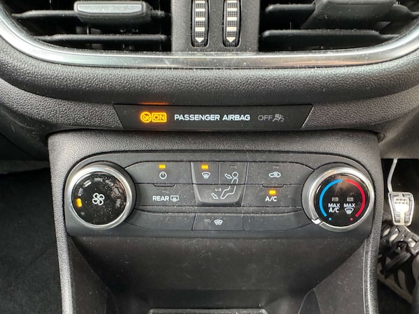 Used Ford Fiesta 2017 for sale - 75616189: Photo 41