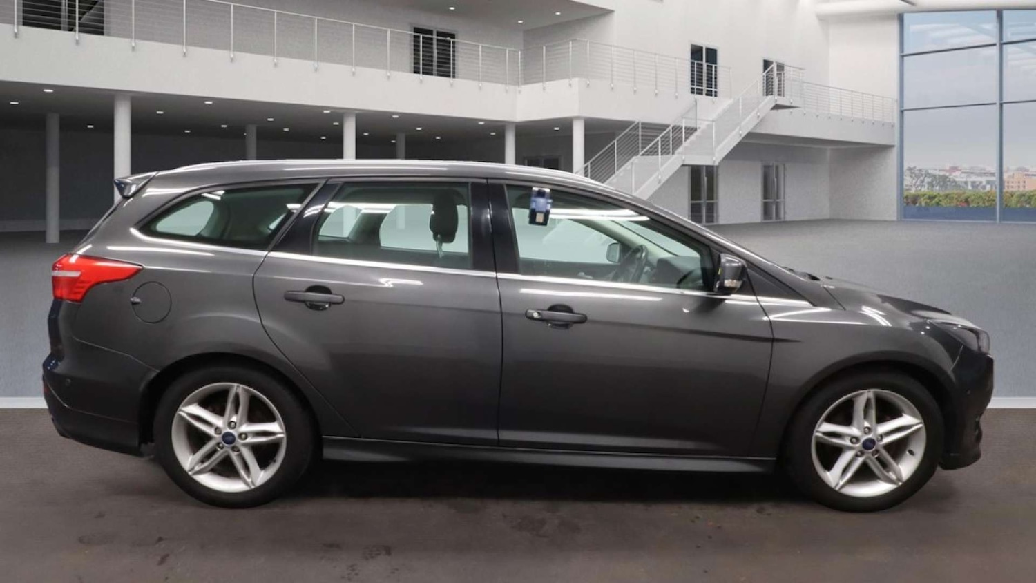 Used Ford Focus 2015 for sale - 76614718: Photo 5
