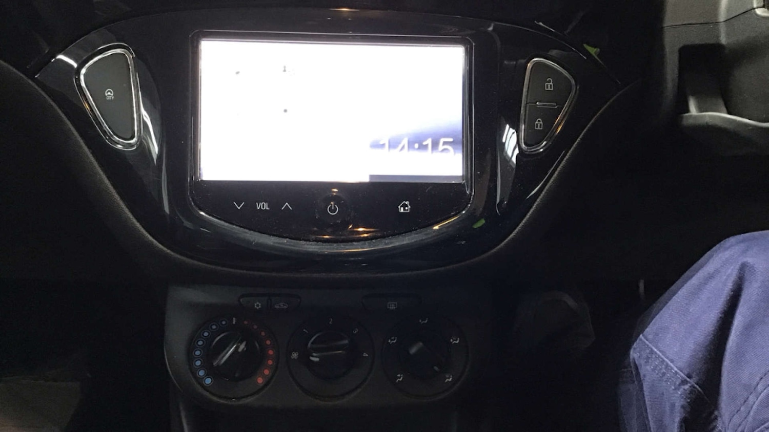 Used Vauxhall Corsa 2015 for sale - 76637964: Photo 8