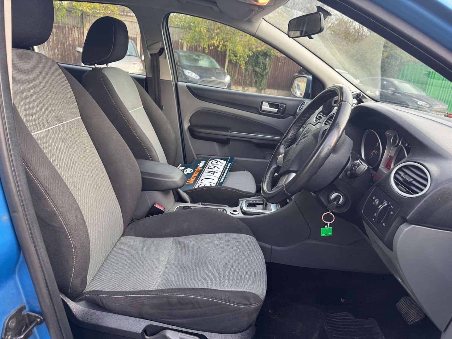 Used Ford Focus 2010 for sale - 76719522: Photo 11