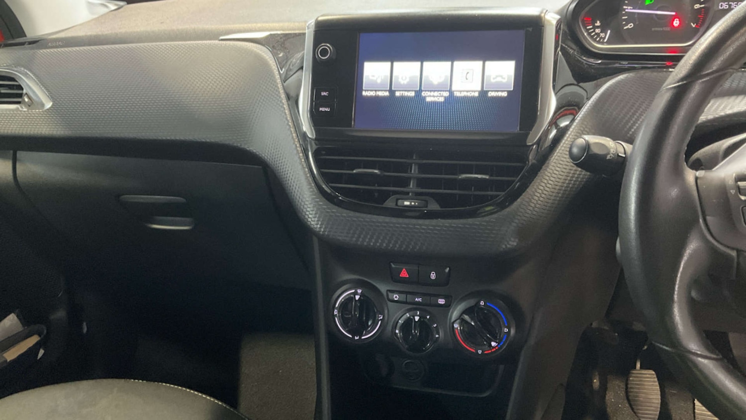 Used Peugeot 208 2016 for sale - 76961764: Photo 11