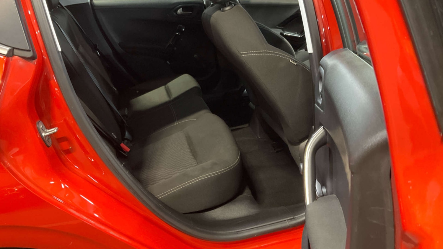 Used Peugeot 208 2016 for sale - 76961764: Photo 8