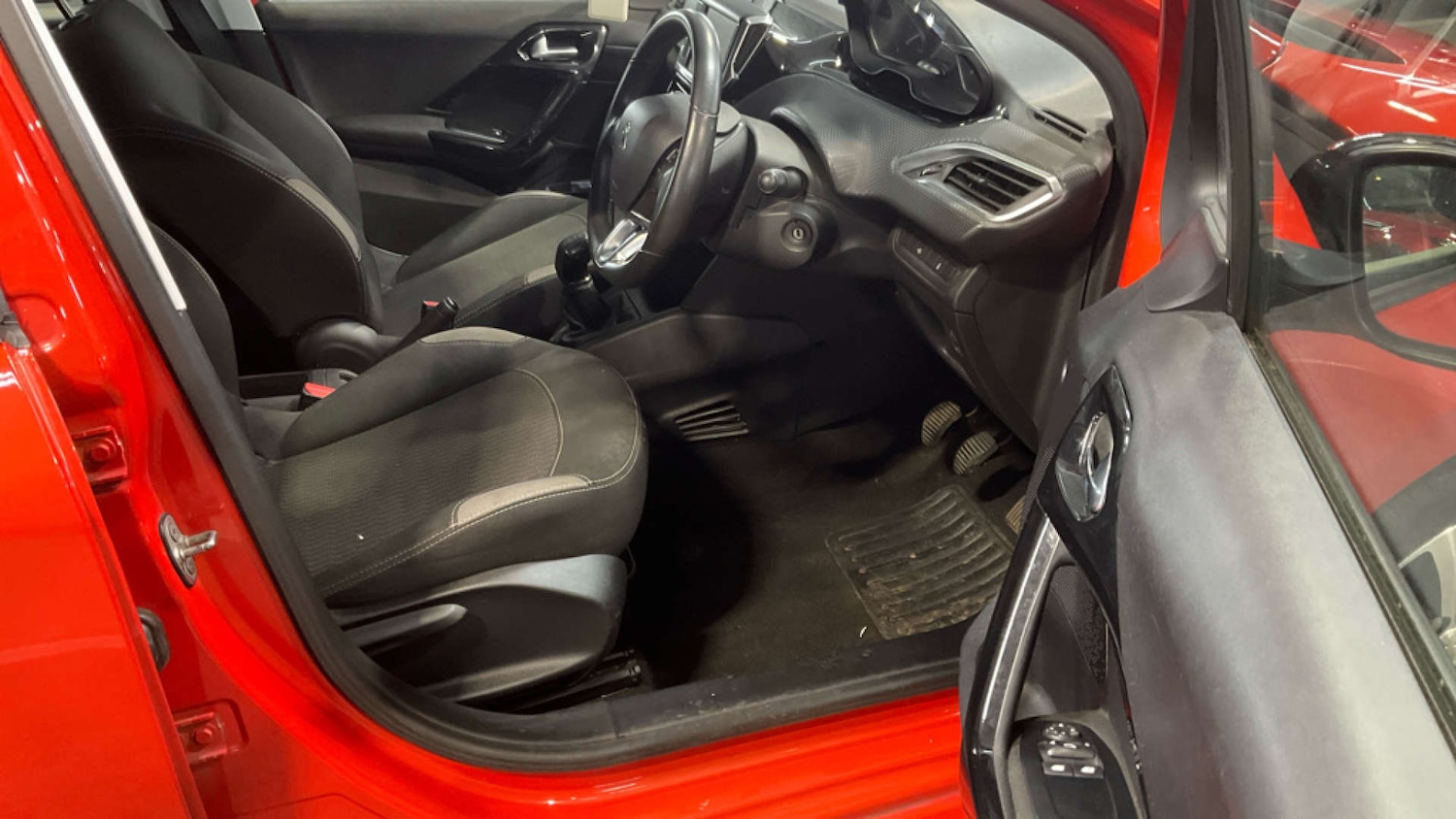 Used Peugeot 208 2016 for sale - 76961764: Photo 9