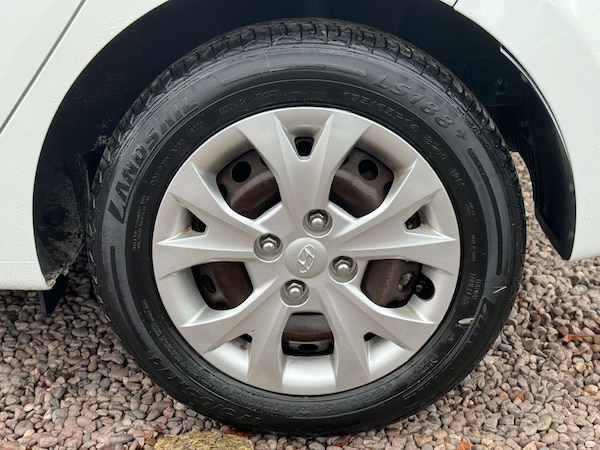 Used Hyundai i10 2015 for sale - 75326804: Photo 23