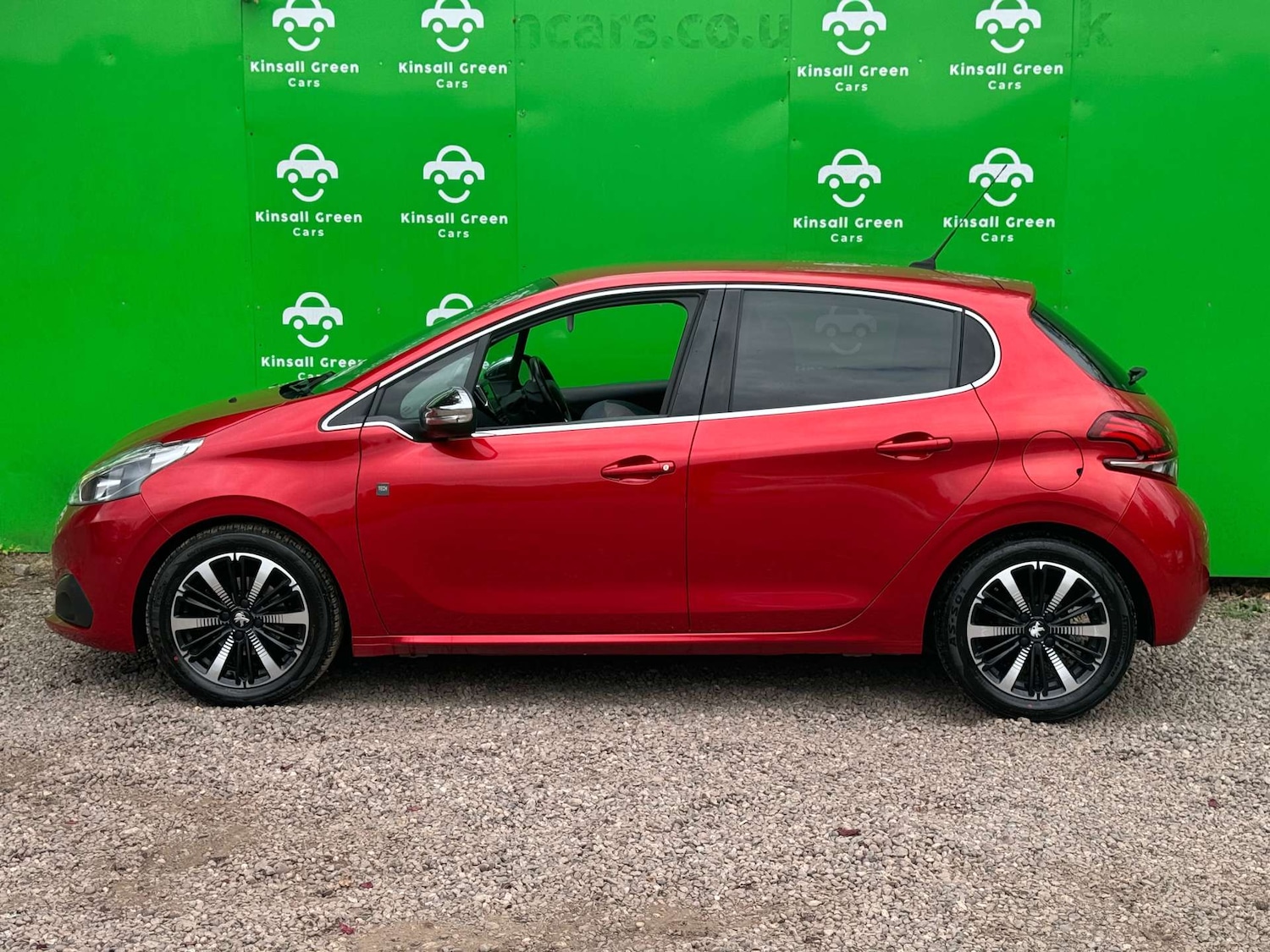 Used Peugeot 208 2018 for sale - 76601908: Photo 17