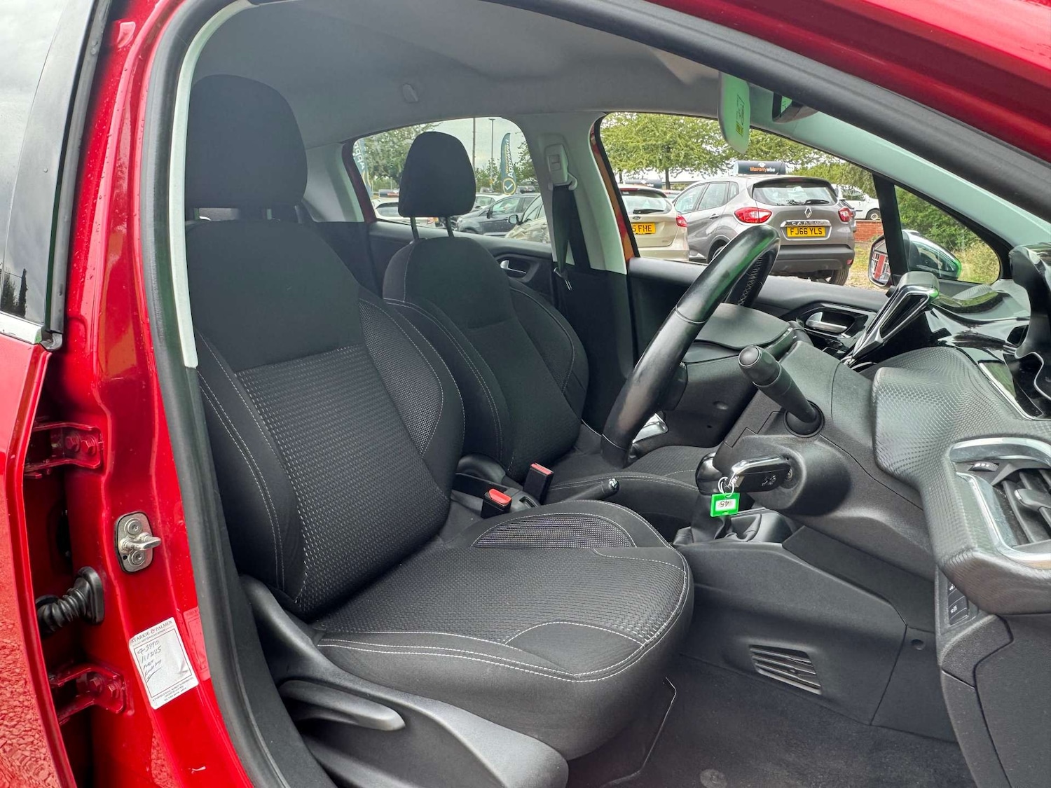 Used Peugeot 208 2018 for sale - 76601908: Photo 29