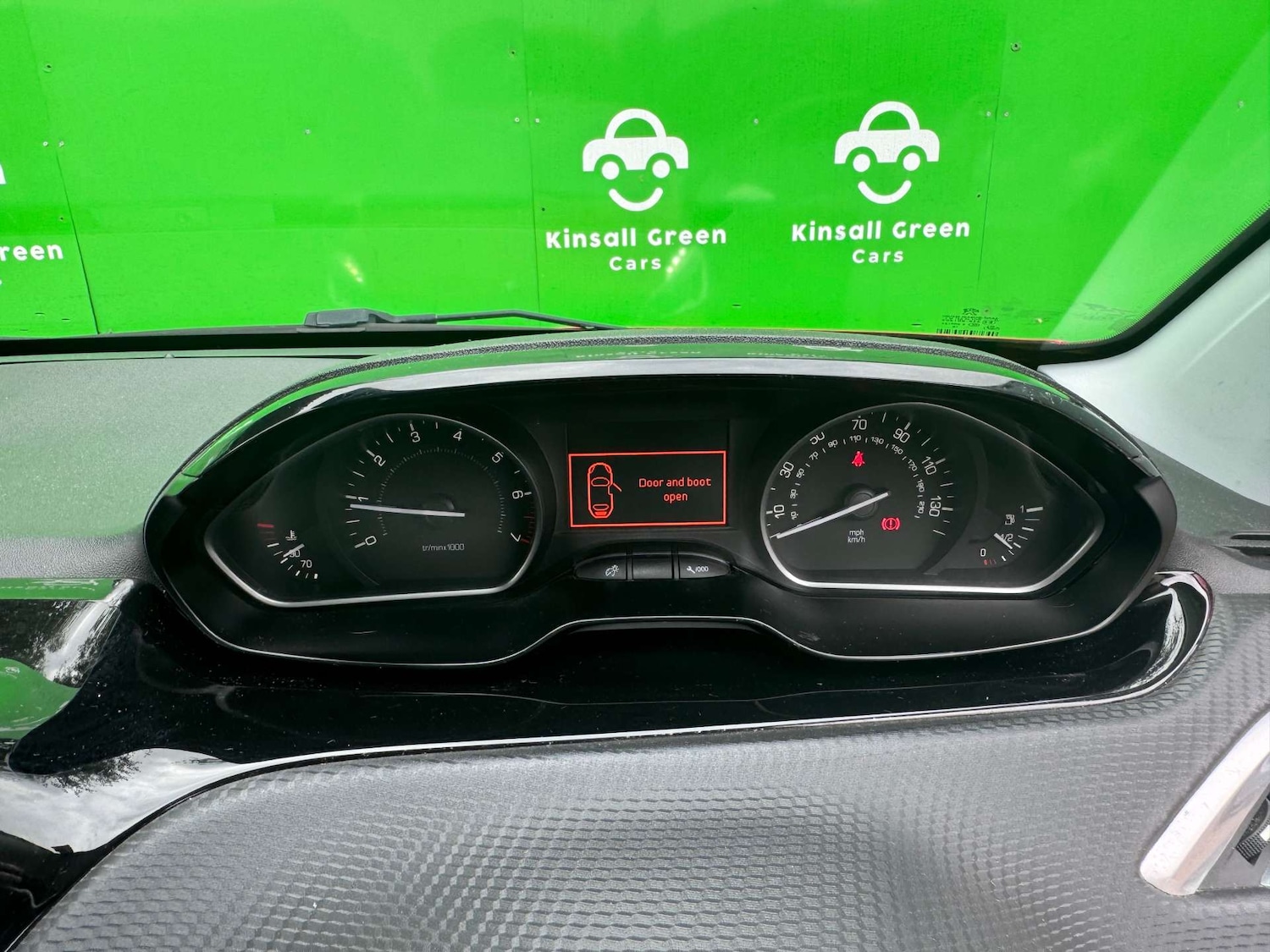 Used Peugeot 208 2018 for sale - 76601908: Photo 43