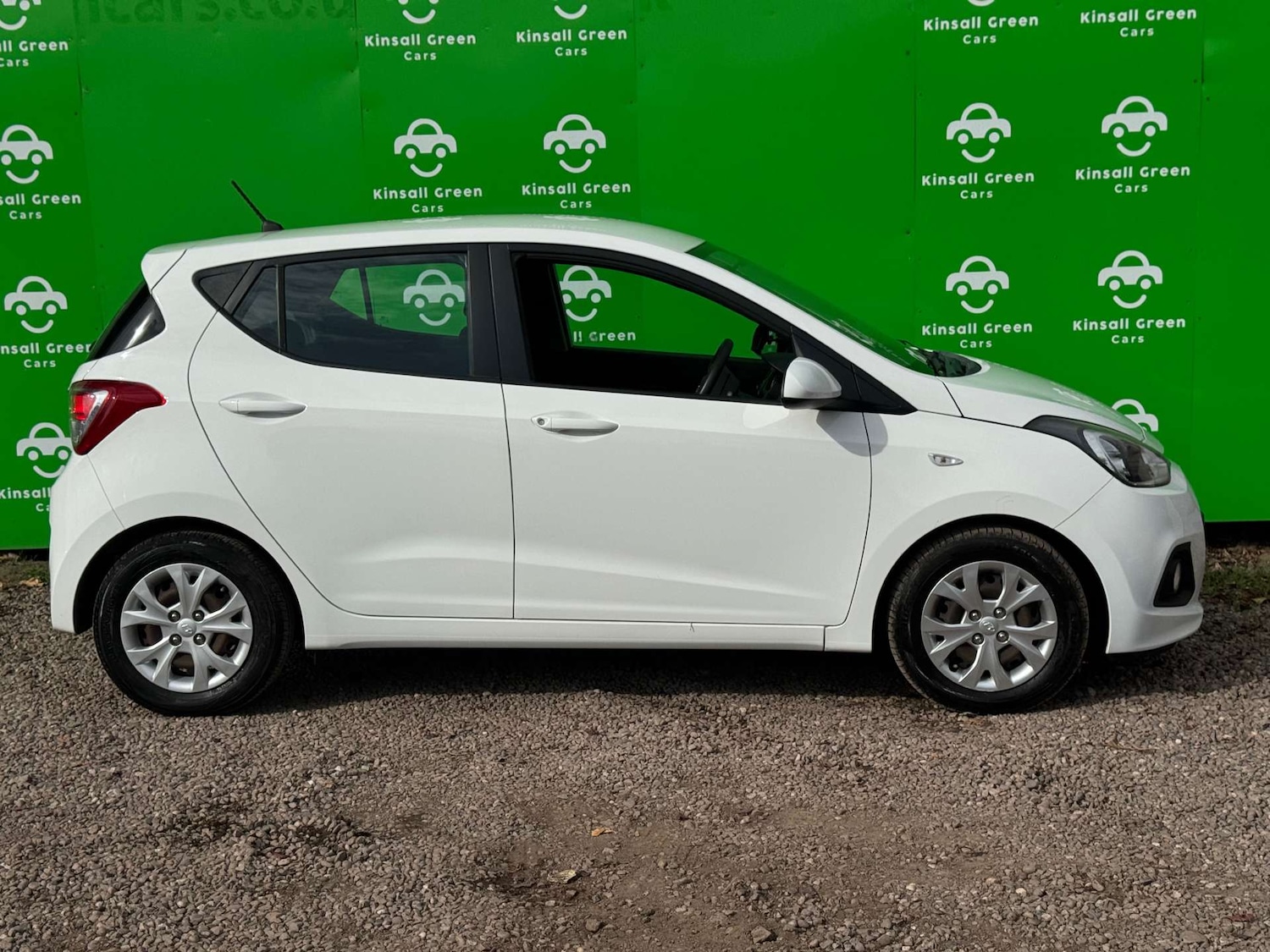 Used Hyundai i10 2016 for sale - 76097153: Photo 16