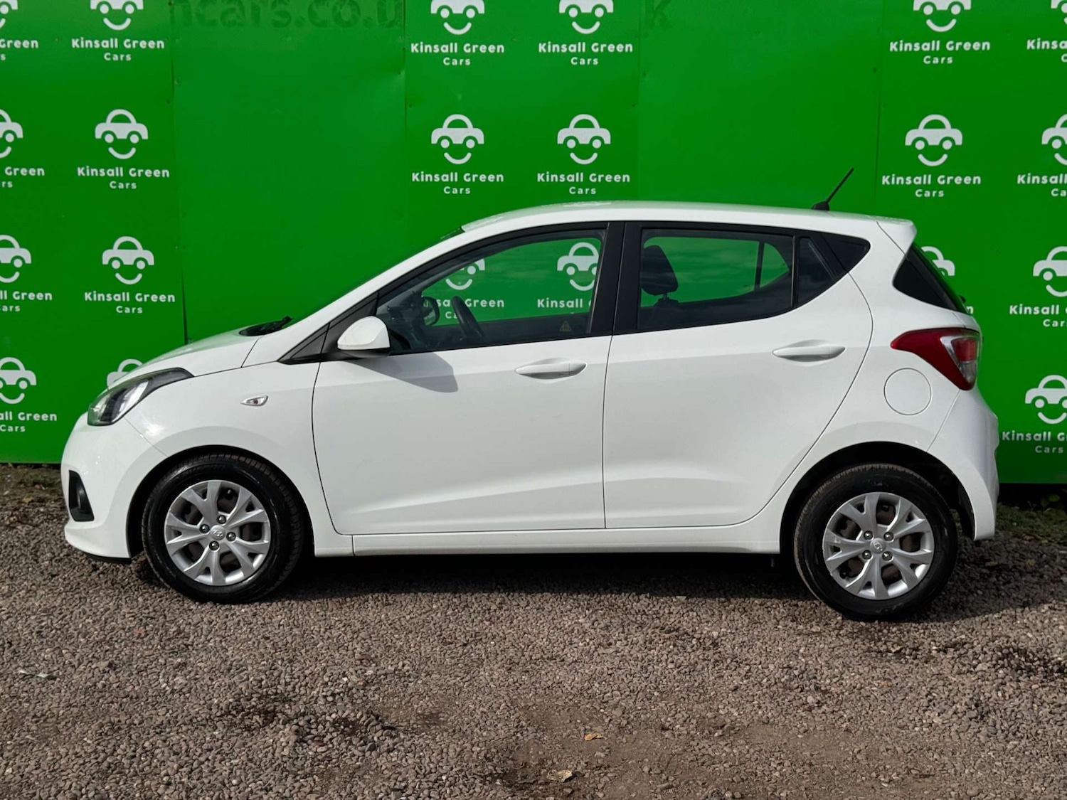 Used Hyundai i10 2016 for sale - 76097153: Photo 17