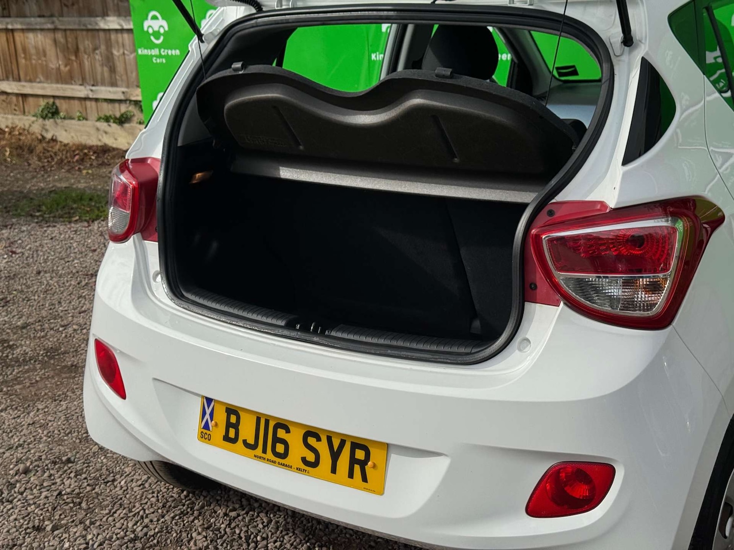 Used Hyundai i10 2016 for sale - 76097153: Photo 19