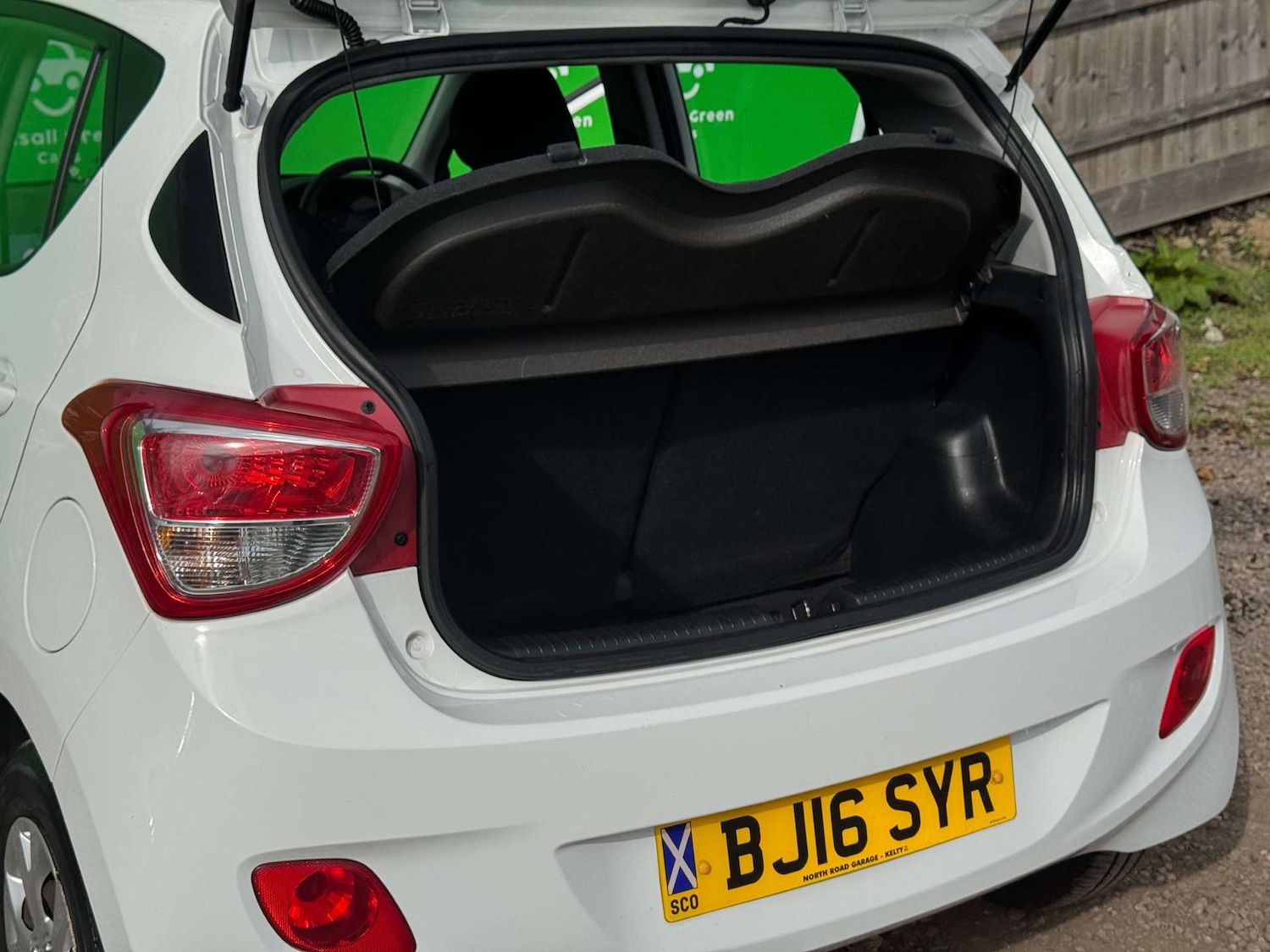 Used Hyundai i10 2016 for sale - 76097153: Photo 20