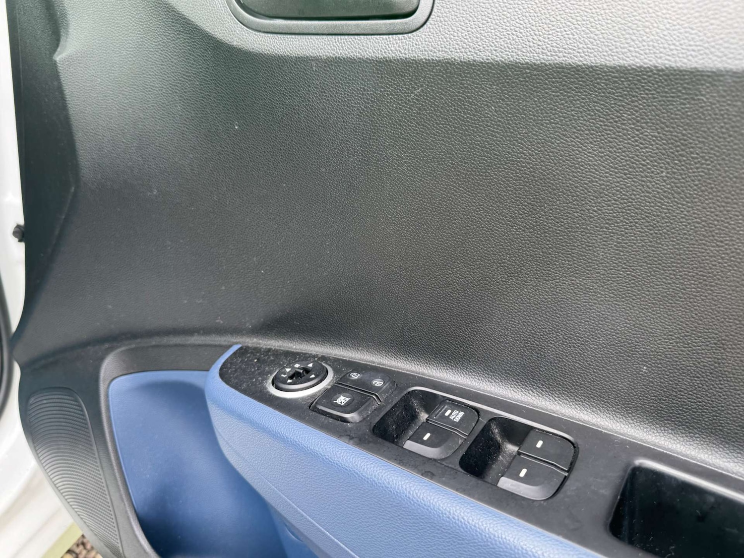 Used Hyundai i10 2016 for sale - 76097153: Photo 47