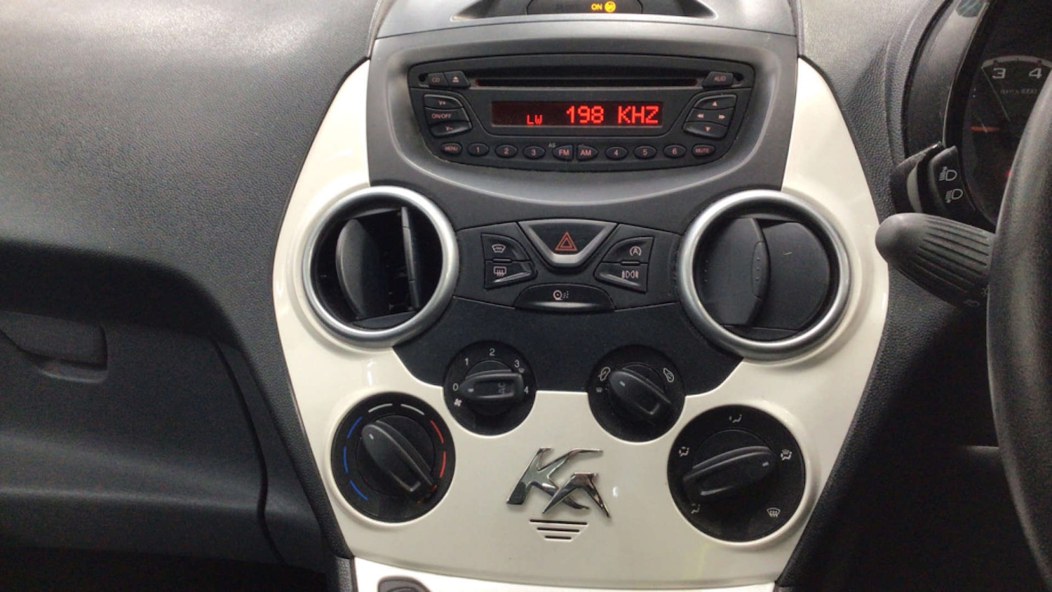 Used Ford Ka 2016 for sale - 76157423: Photo 8