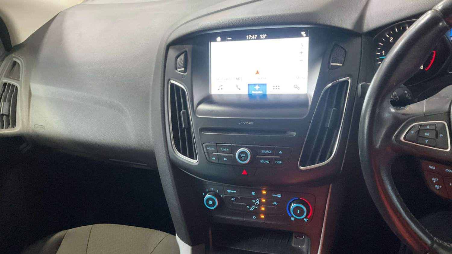 Used Ford Focus 2017 for sale - 76391870: Photo 11