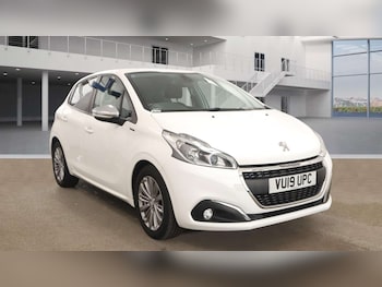 Peugeot - 208