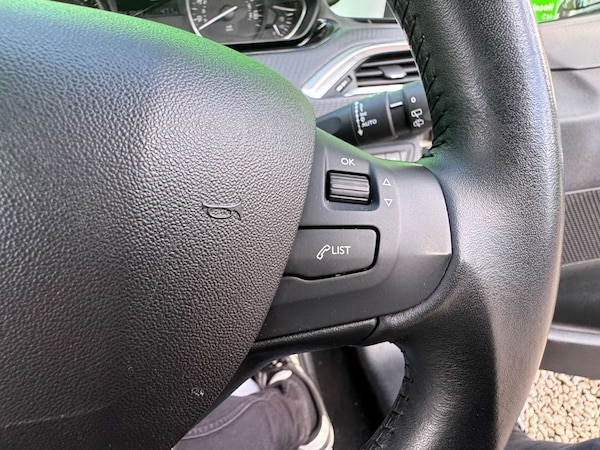 Used Peugeot 208 2019 for sale - 75650471: Photo 29