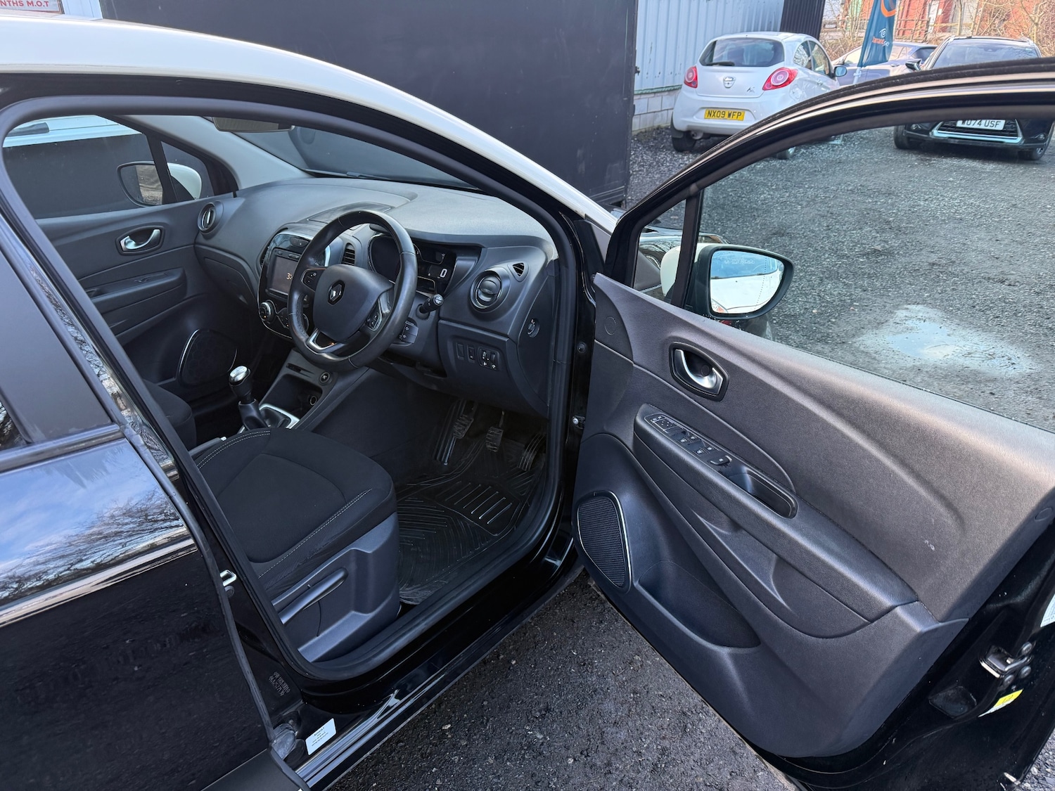 Used Renault Captur 2018 for sale - 77357675: Photo 15