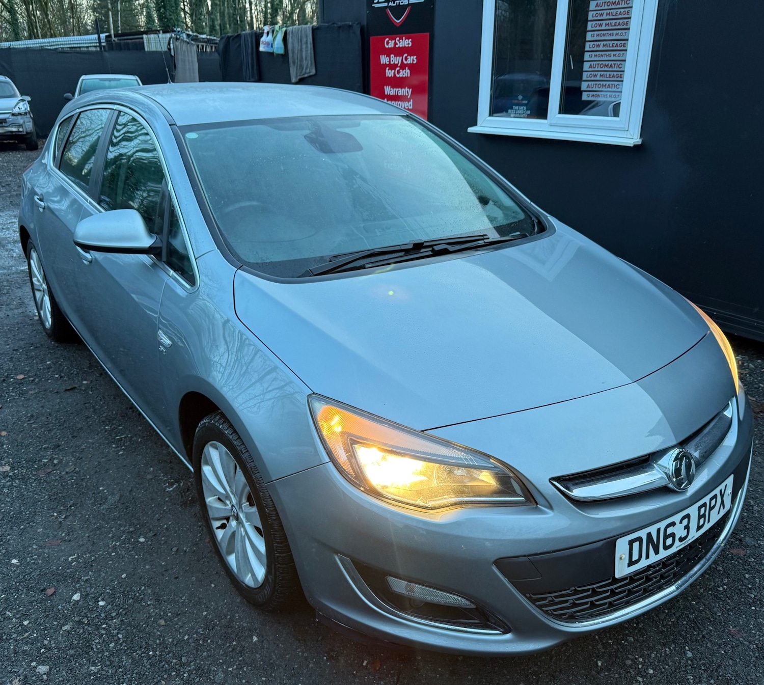 Used Vauxhall Astra 2013 for sale - 76807334: Photo 2