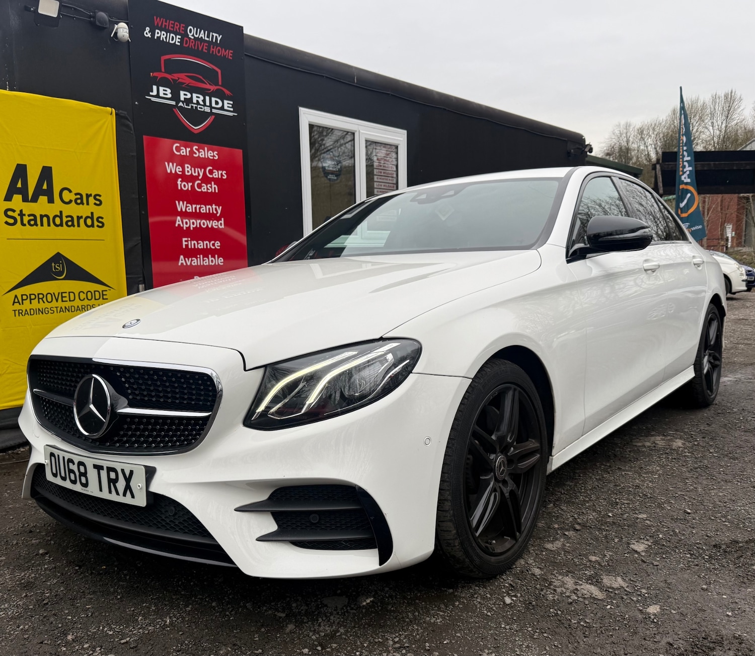 Used Mercedes-Benz E Class 2018 for sale - 78122821: Photo 2