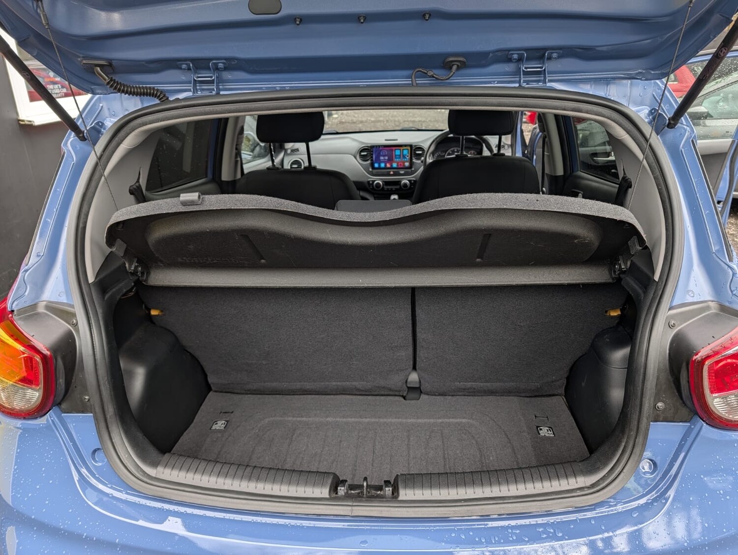 Used Hyundai i10 2017 for sale - 77907006: Photo 17