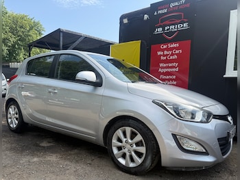 Used Hyundai i20 2014 for sale - 79014755: Photo