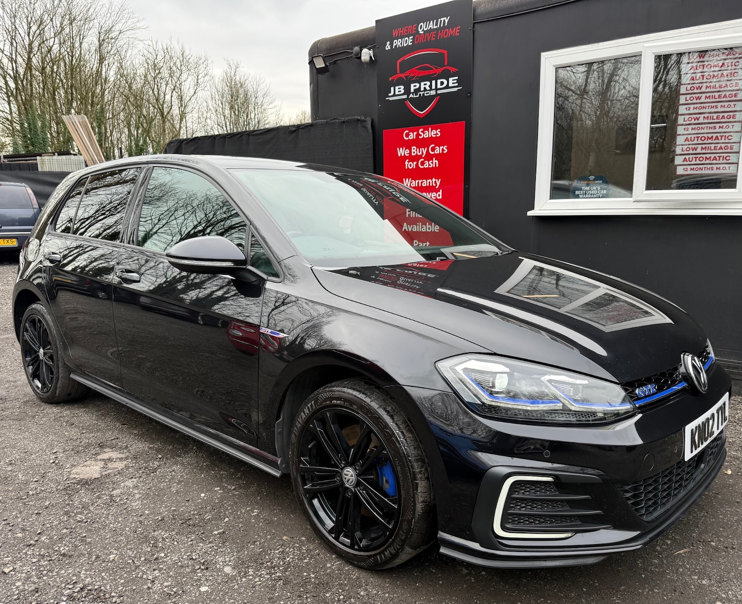 Used Volkswagen Golf 2018 for sale - 77610643: Photo 1
