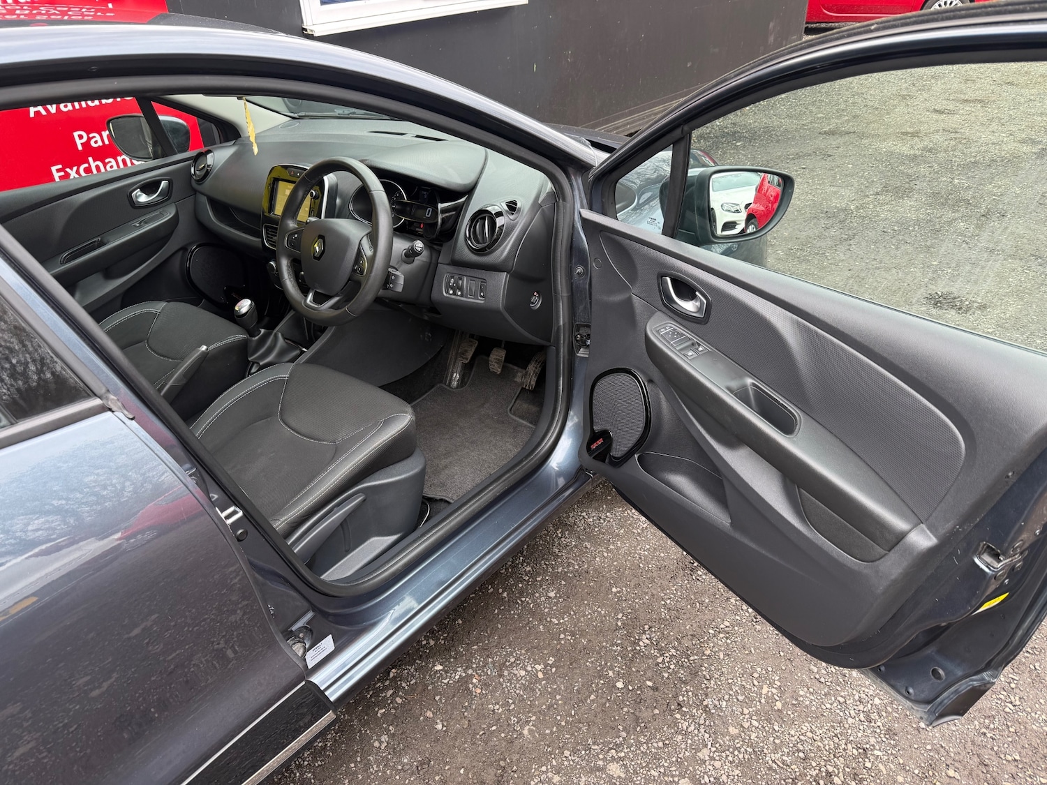 Used Renault Clio 2018 for sale - 78125372: Photo 17