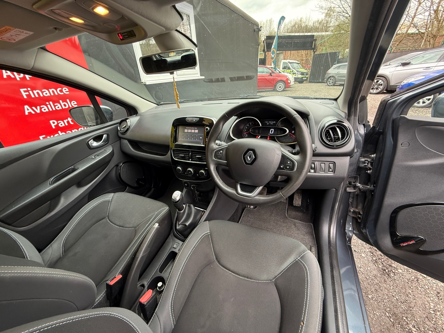 Used Renault Clio 2018 for sale - 78125372: Photo 19