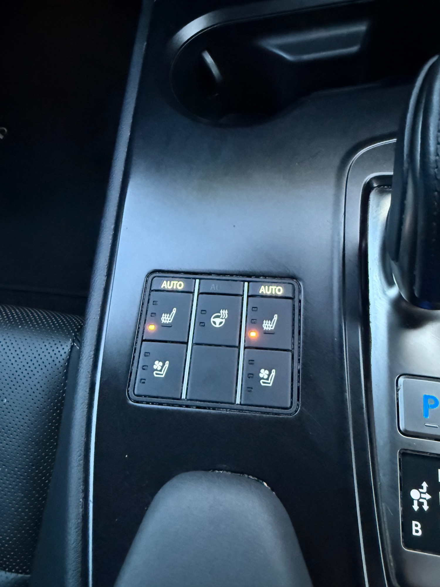 Used Lexus UX 2024 for sale - 77357632: Photo 18