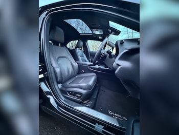 Used Lexus UX 2024 for sale - 77357632: Photo